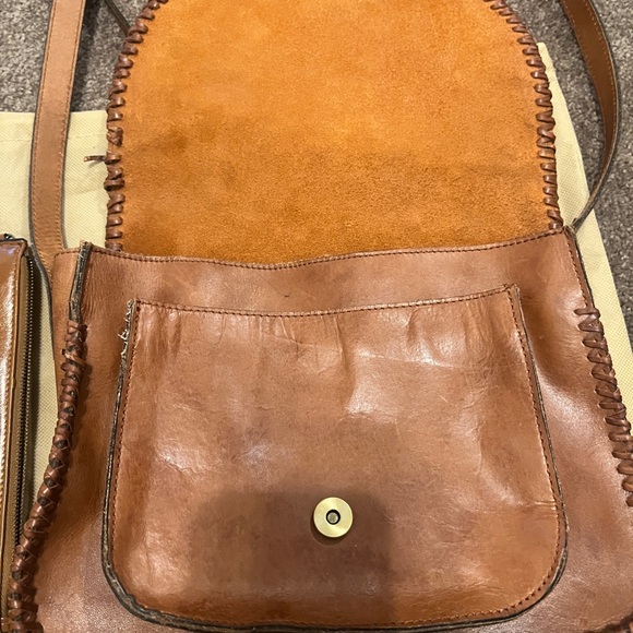 Mint condition Patricia nash handbag and wallet set, comes in dust bag. - Picture 4 of 8